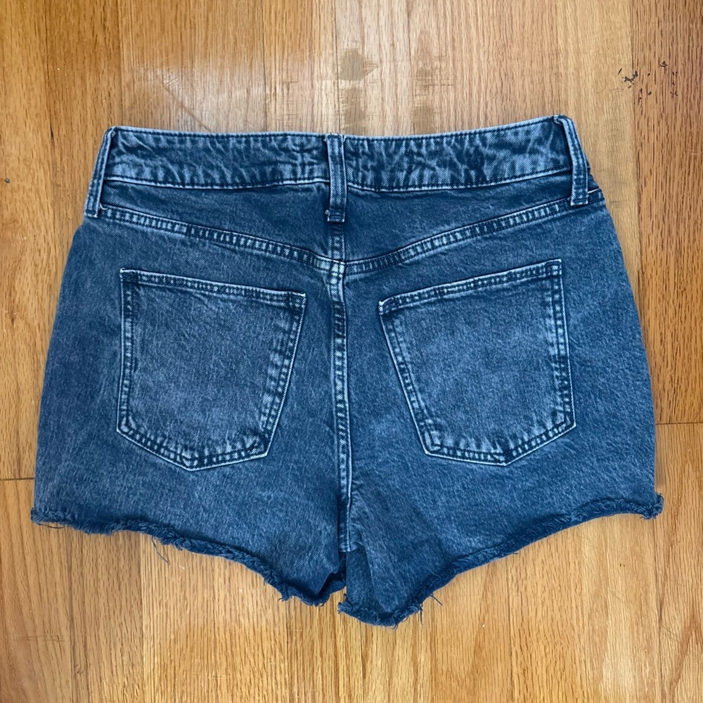 Universal Thread Shorts - Picture 2 of 3